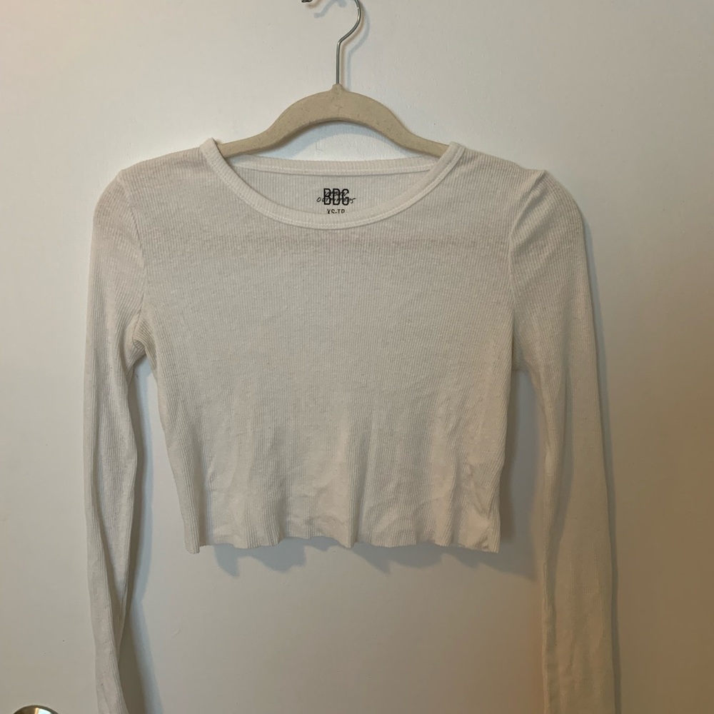 BDG Cropped Ribbed Long Sleeve Tee  🤍